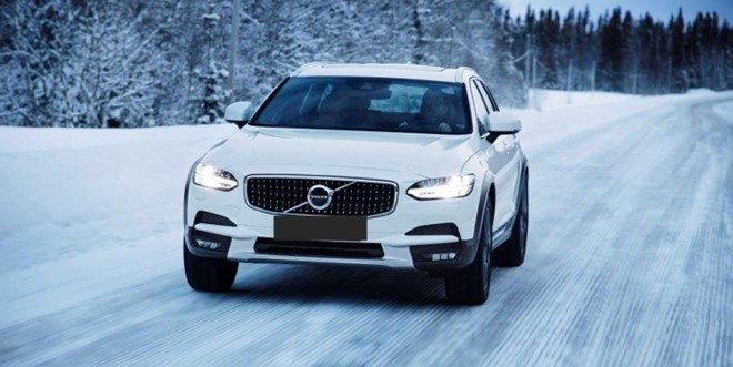 V90_Cross_Country_08_700_467_c1