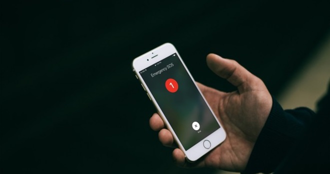 emergency-sos-iphone-mockuuup