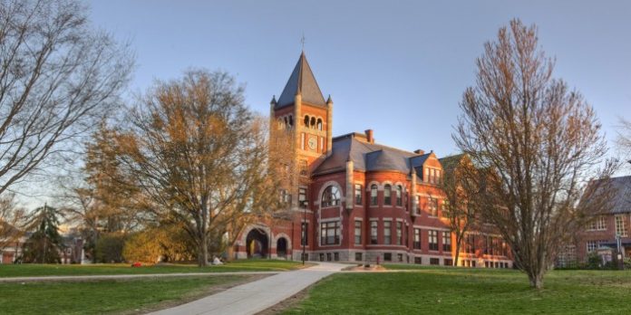 o-UNIVERSITY-OF-NEW-HAMPSHIRE-CAMPUS-facebook
