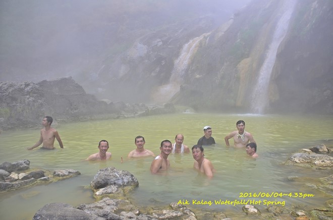 享受泡著名的火山湖附近之温泉Aiq Kalak,忘却疲劳！
