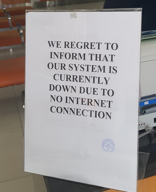 截至昨午时段，美里市区的RHB银行的网络系统仍然不能使用。
