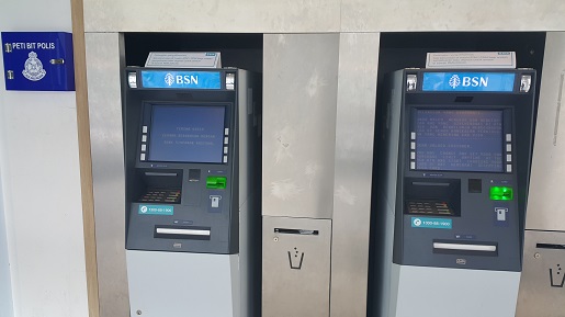 昨日在河滨商业区的BSN银行的网络系统，仍旧不能操作，幸好该银行提款机仍可吐纳钱银。