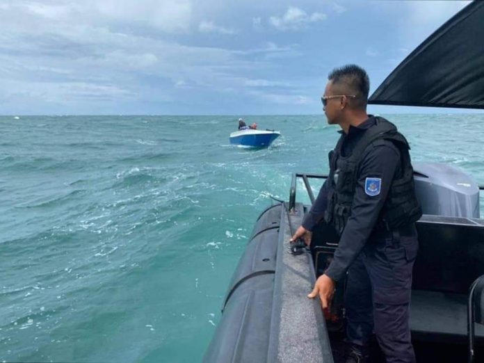 3人垂钓回途发生意外拿笃海警及时施救 马来西亚诗华日报新闻网
