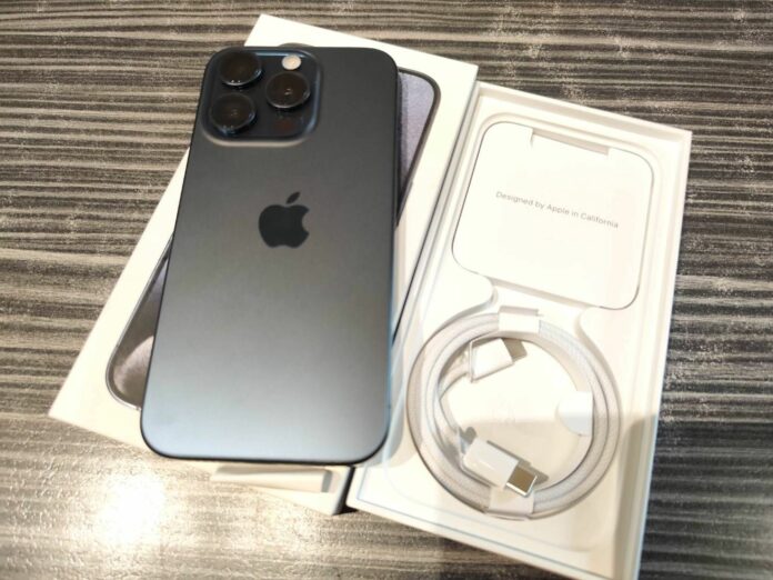 收到苹果寄来3大箱iPhone 15 男子：我明明只订购4支| 马来西亚诗华日报