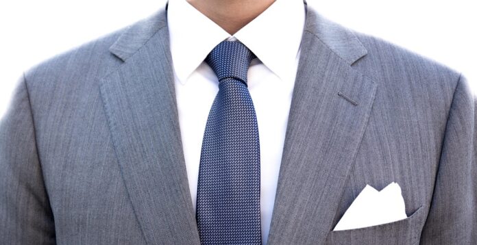 suit-3518471_960_720