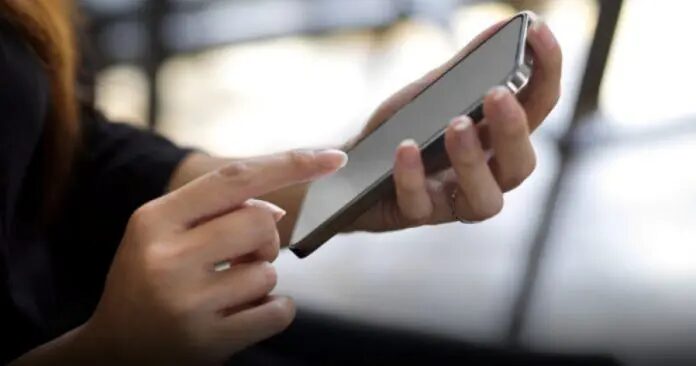 phone1b-696x366-1-696x366-1.jpg